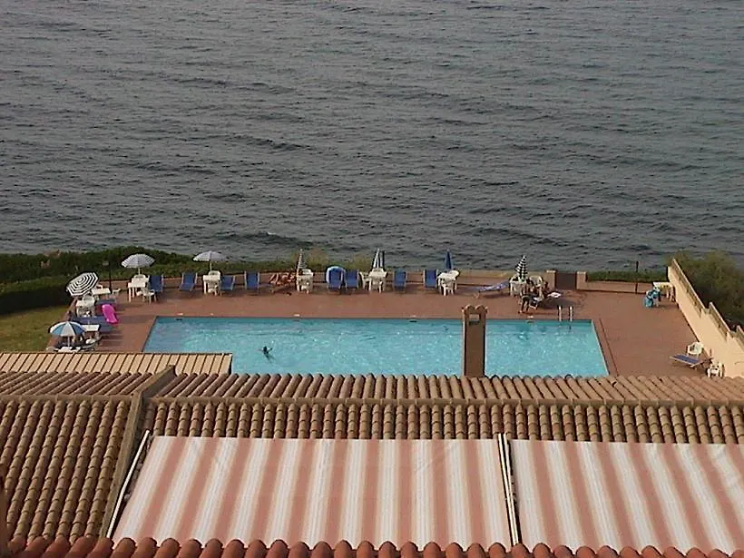 Hotel & Residence La Baia Castelsardo 3*,